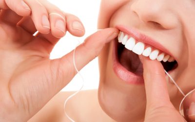 Fio Dental: Antes ou Depois da Escovação?